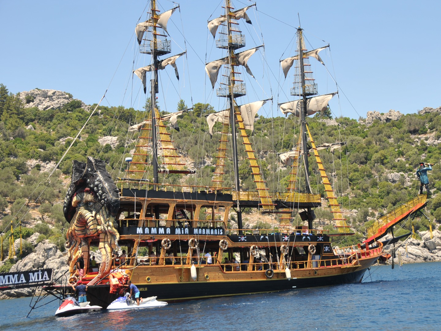 Kemer Full-Day Pirate Boat Tour with Lunch