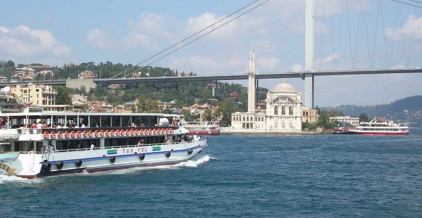 Bosphorus and Two Continents Tour with Local Guide